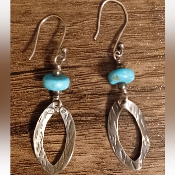 Silpada Vintage Rare Oxidized
Sterling Silver Turquoise Bead
Dangle Earrings - Picture 3 of 10